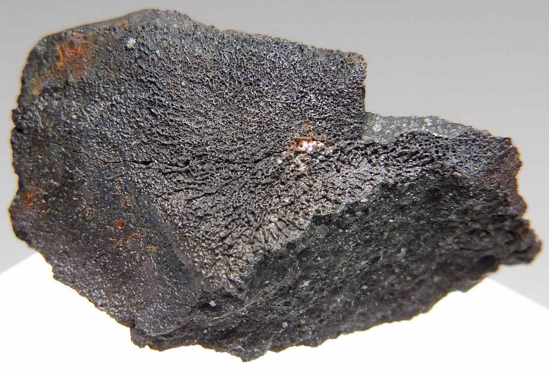 Aguas Zarcas 炭素質石質隕石(CM2) 776 6.27g - 鉱物標本・隕石標本販売のWeb専門店 エヌズミネラル ｜｜鉱物標本・隕石 標本の販売・通販